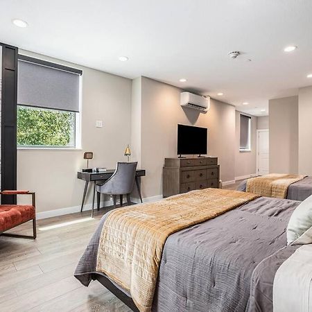Private Room With Kitchen & Bath 4 布雷登顿 外观 照片